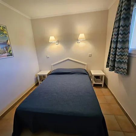 Apartamento T2 Climatise A 100m De La Avec Piscine Et Parking - Fr-1-768-88 *